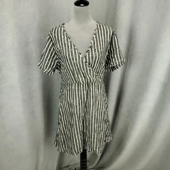 Linen Blend Dress Womens 1X Gray Black White Stripe Belted Crossover Raw Hem - Picture 2 of 11